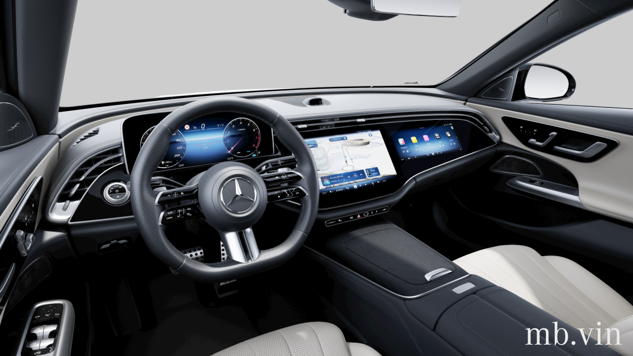 Interior of W1KLF4HB8SA190660