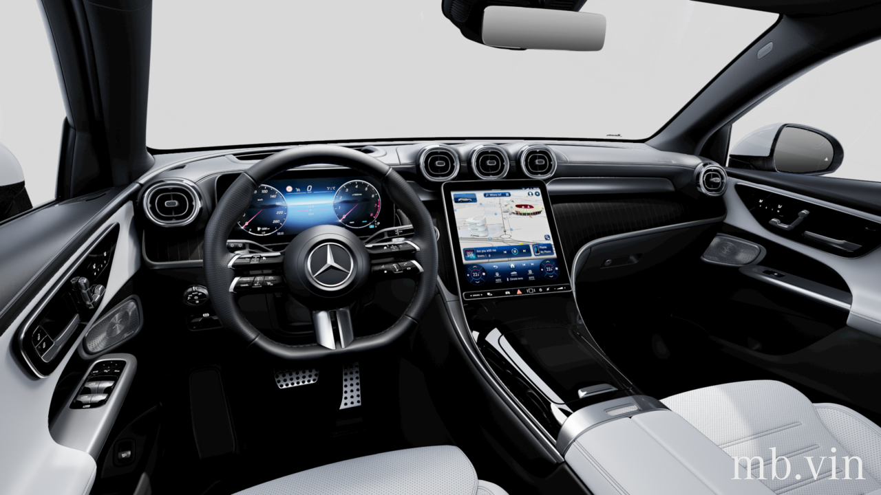 Interior of W1NKJ4HB2TF492124