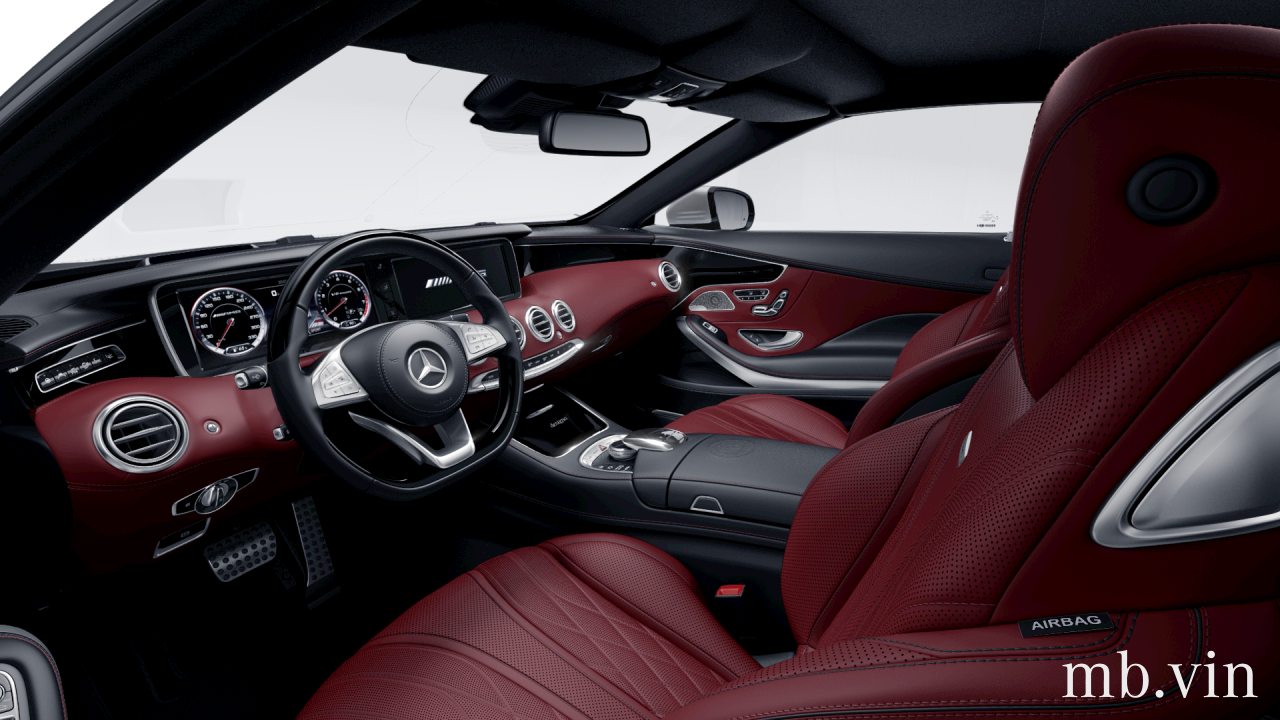 Interior of WDDXK7JB4GA016911