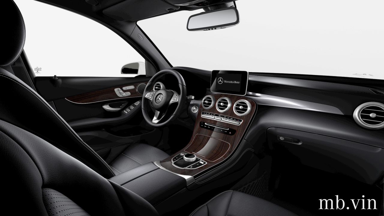 Interior of WDC0G4JB3KV119941